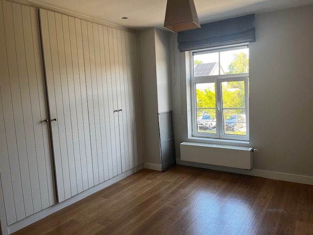 Knap twee slaapkamer appartement met ondergrondse staanplaats foto 7
