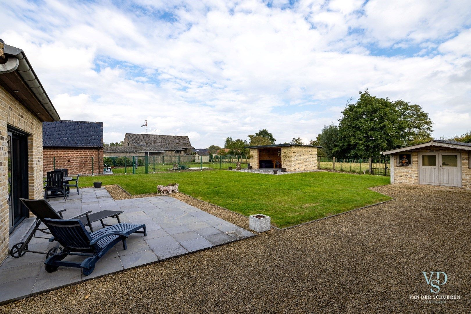 Tijdloze vrijstaande villa op ruim perceel  foto 33