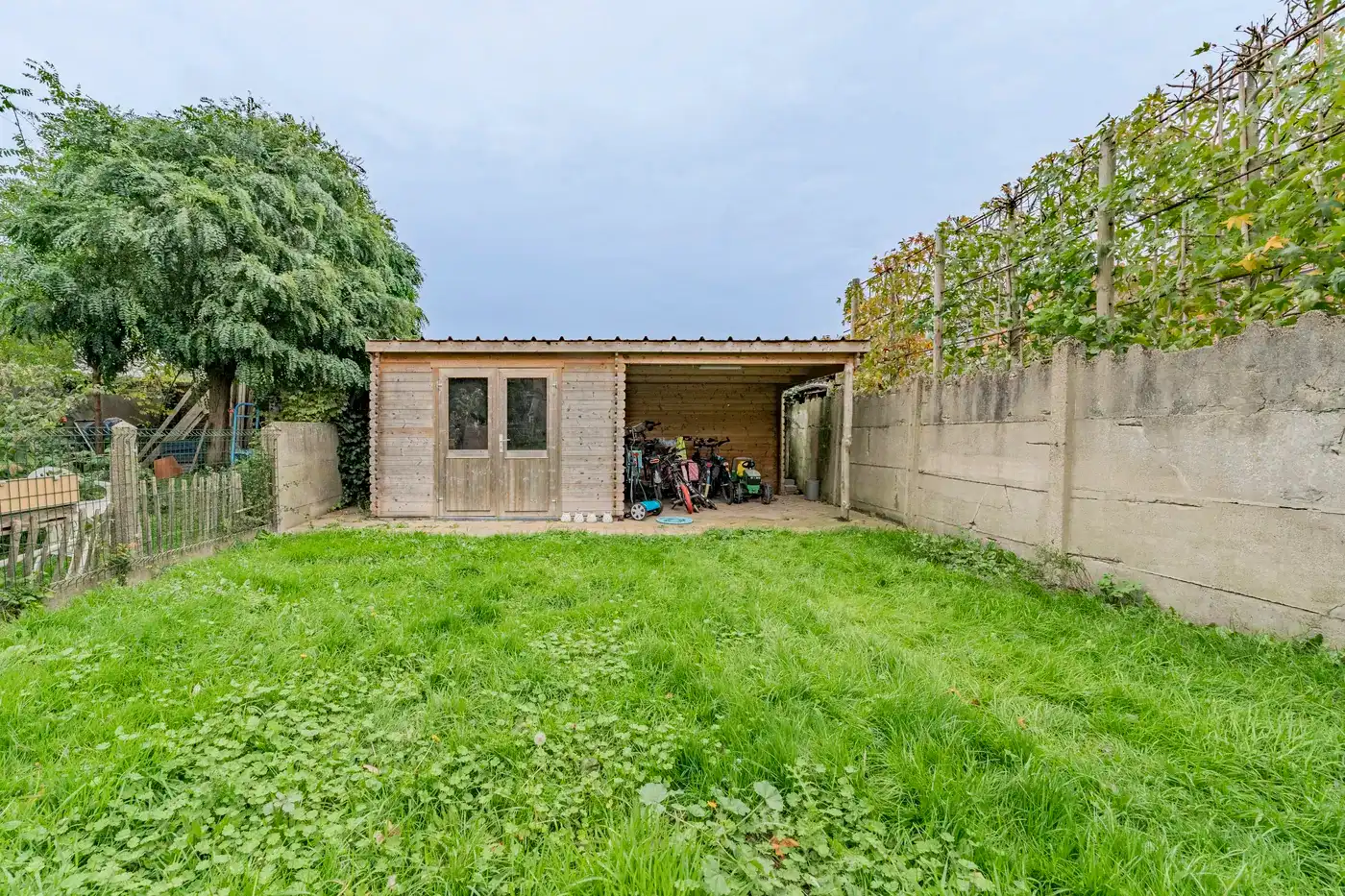 Instapklare woning met diepe tuin en verrassend veel ruimte foto 19