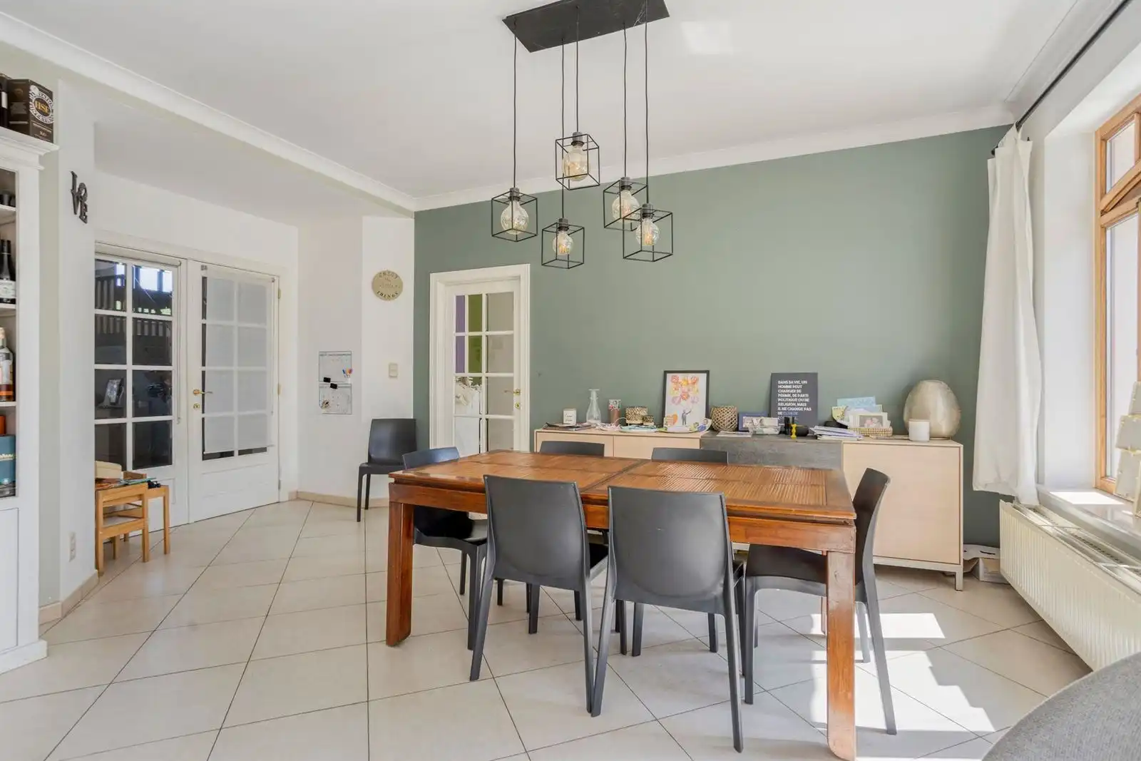 Ruime woning met 5 slaapkamers,tuin en garage foto 12