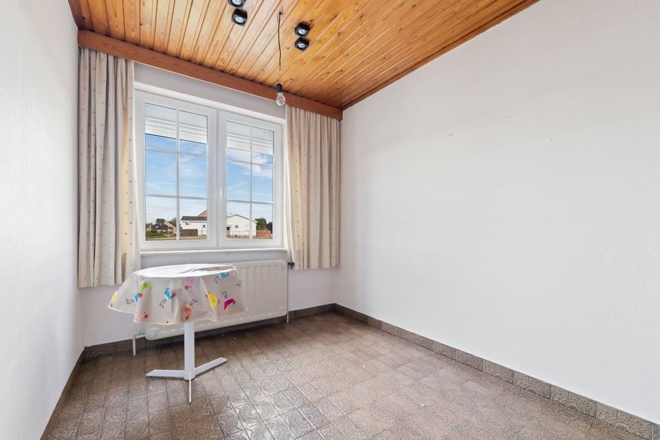 TE RENOVEREN BUNGALOW MET 3 SLAAPKAMERS, RUSTIGE LOCATIE foto 14