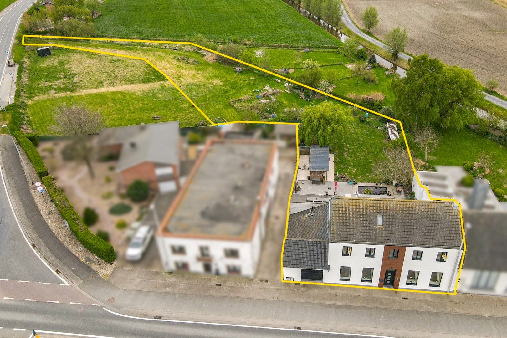 Instapklare woning met 5 slaapkamers en mogelijkheid achterliggende landbouwgrond foto 2