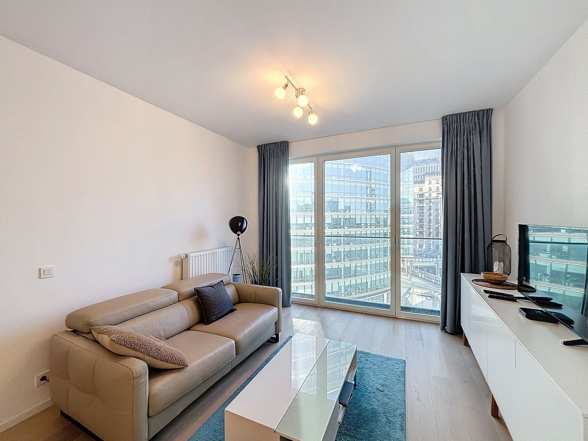 COMMISSIE FLAT 1 SLAAPKAMER MEUBELS foto 4