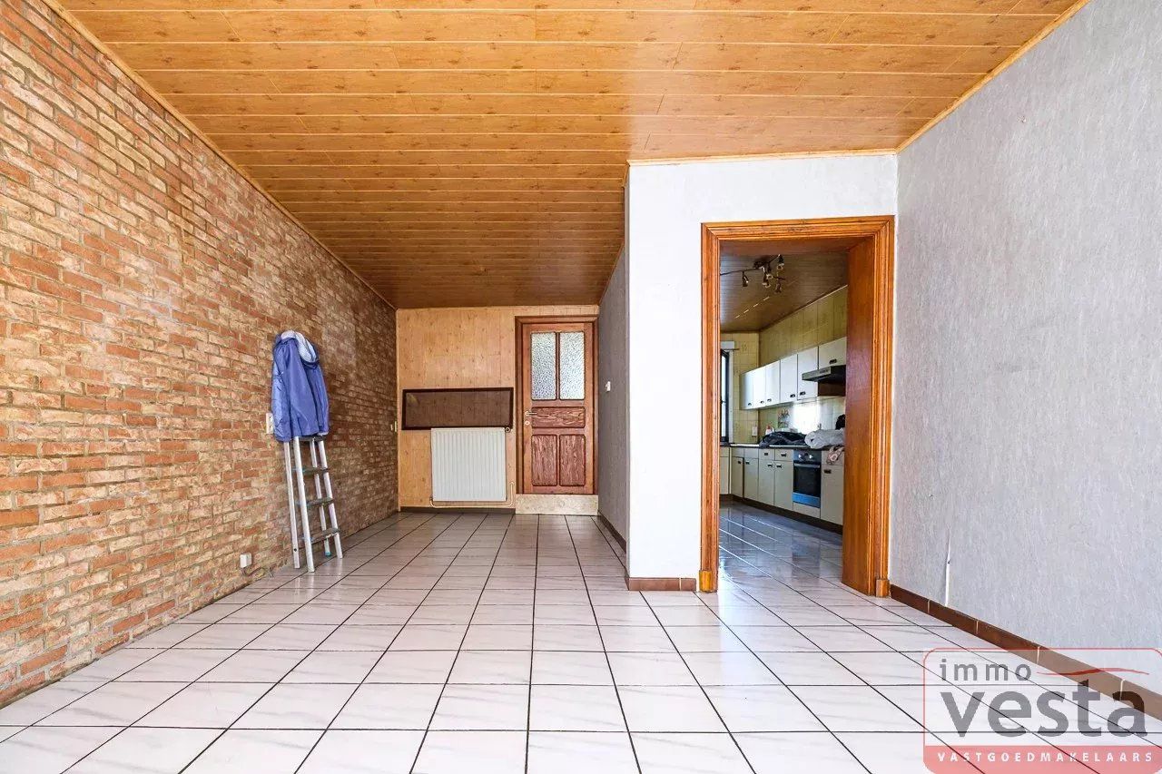 Te renoveren gezinswoning in een rustige streek foto 3