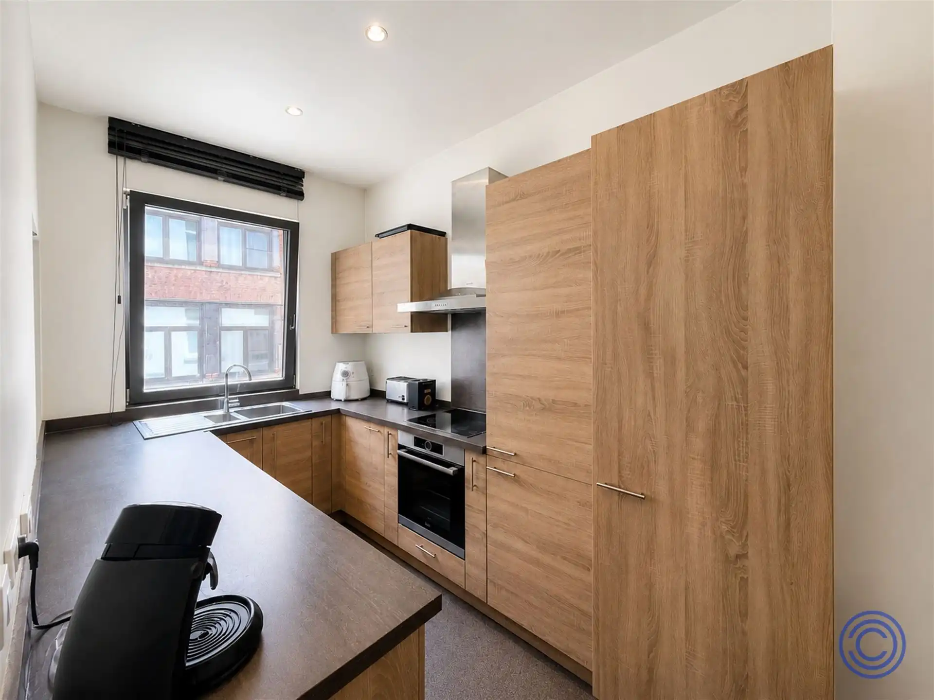 Instapklaar 2-slpk appartement middenin de Stad! foto 3