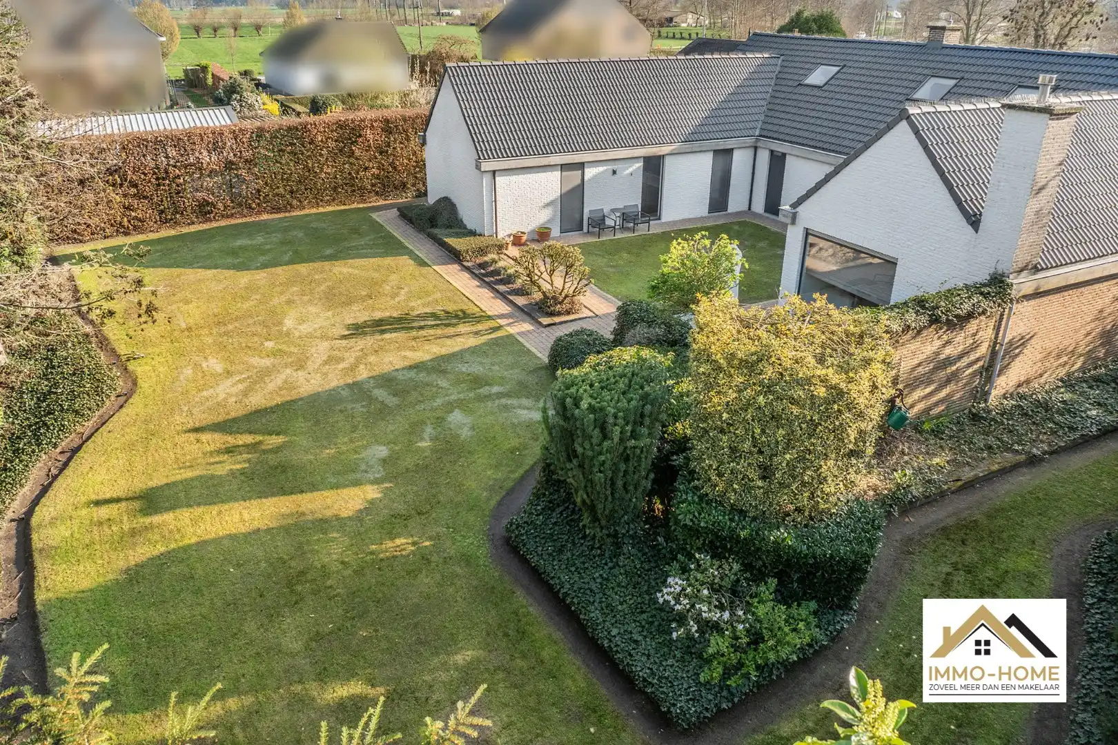 Zeer ruime gerenoveerde villa op prachtige ligging foto 2