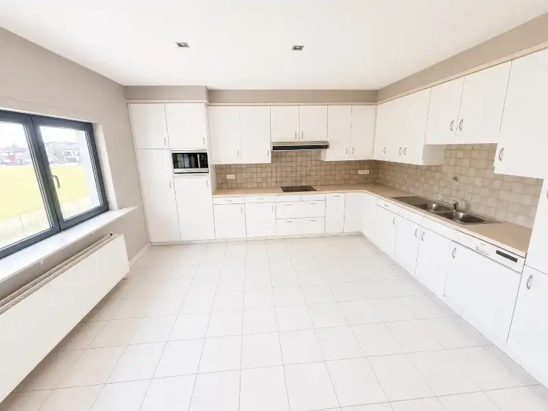 KMO-unit met appartement/kantoor te huur foto 11