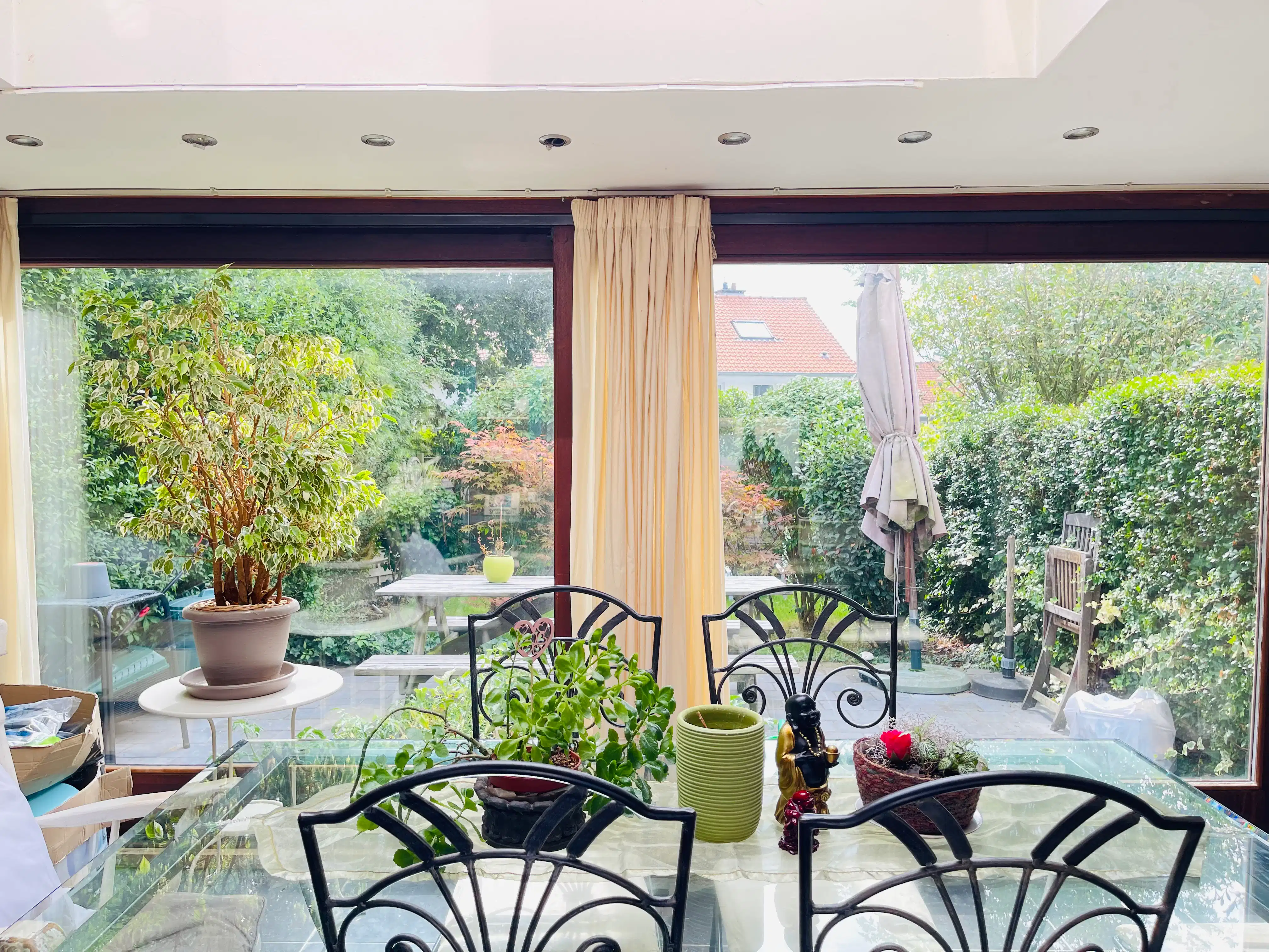 Gezellige woning met tuin en 3 slaapkamers, tuin en garage foto 2