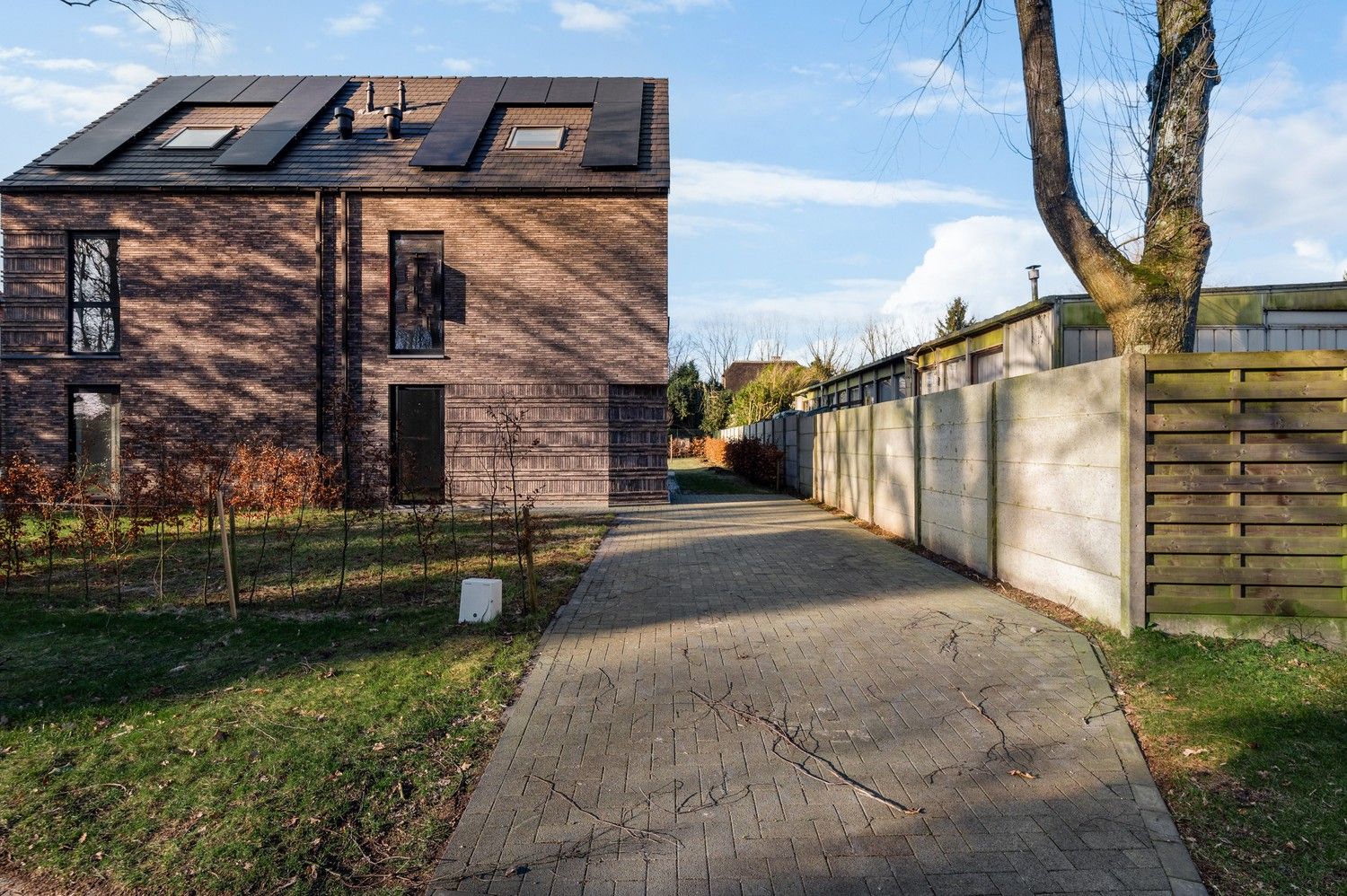 Halfopen nieuwbouwwoning met 3 à 4 SLPKS en grote tuin in Kapellen! foto 2
