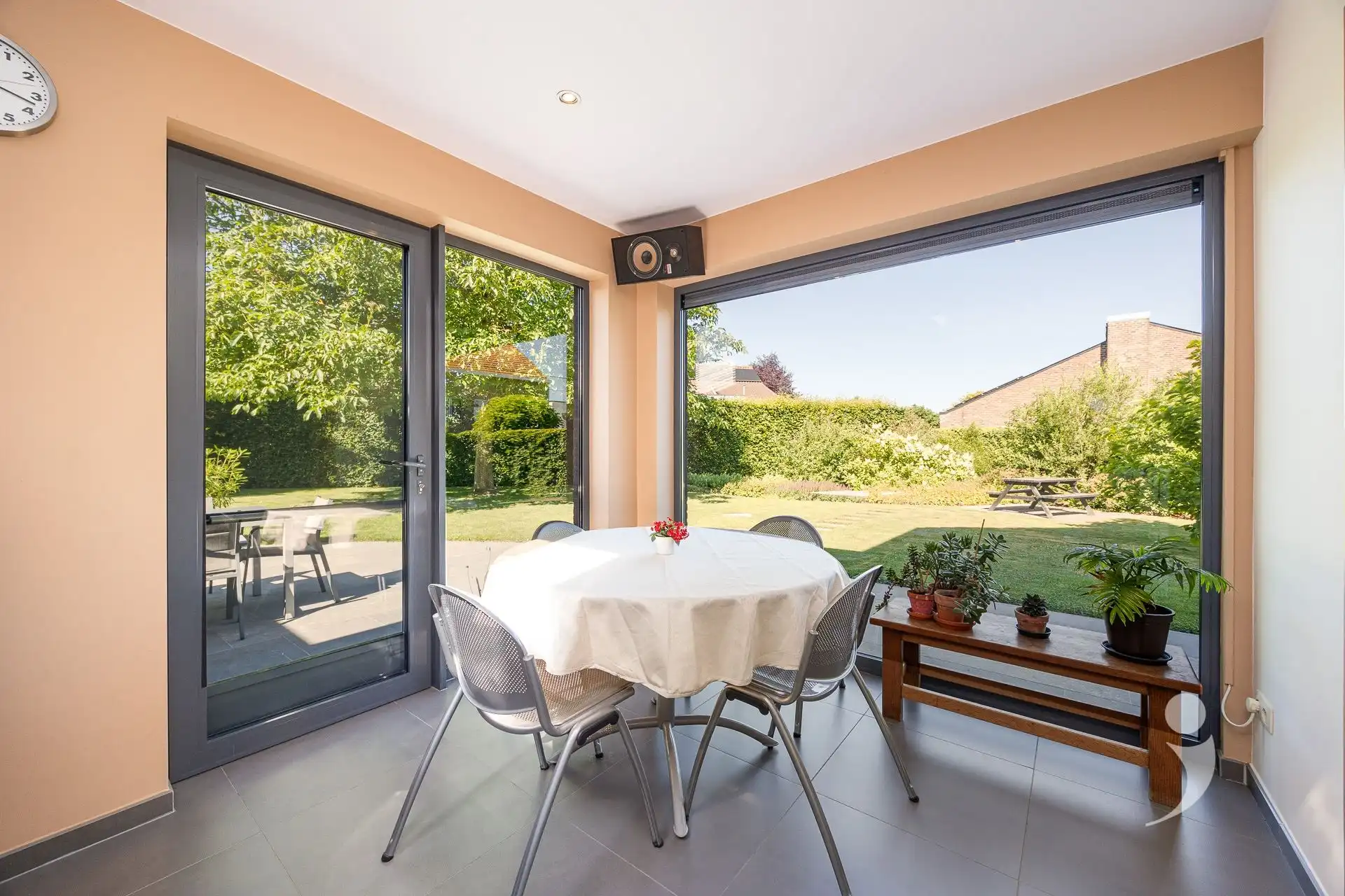 Goed gelegen eengezinswoning met 3 slaapkamers foto 6