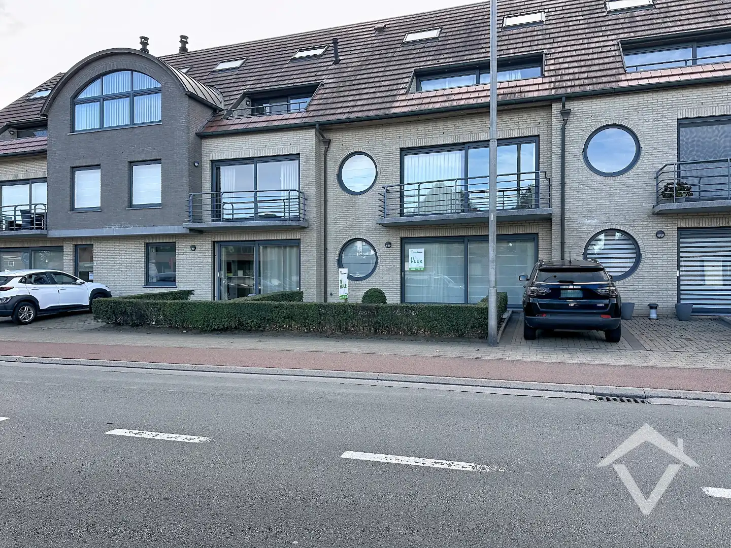 Gelijkvloers appartement met 3 slaapkamers en garage in Koekelare foto 2