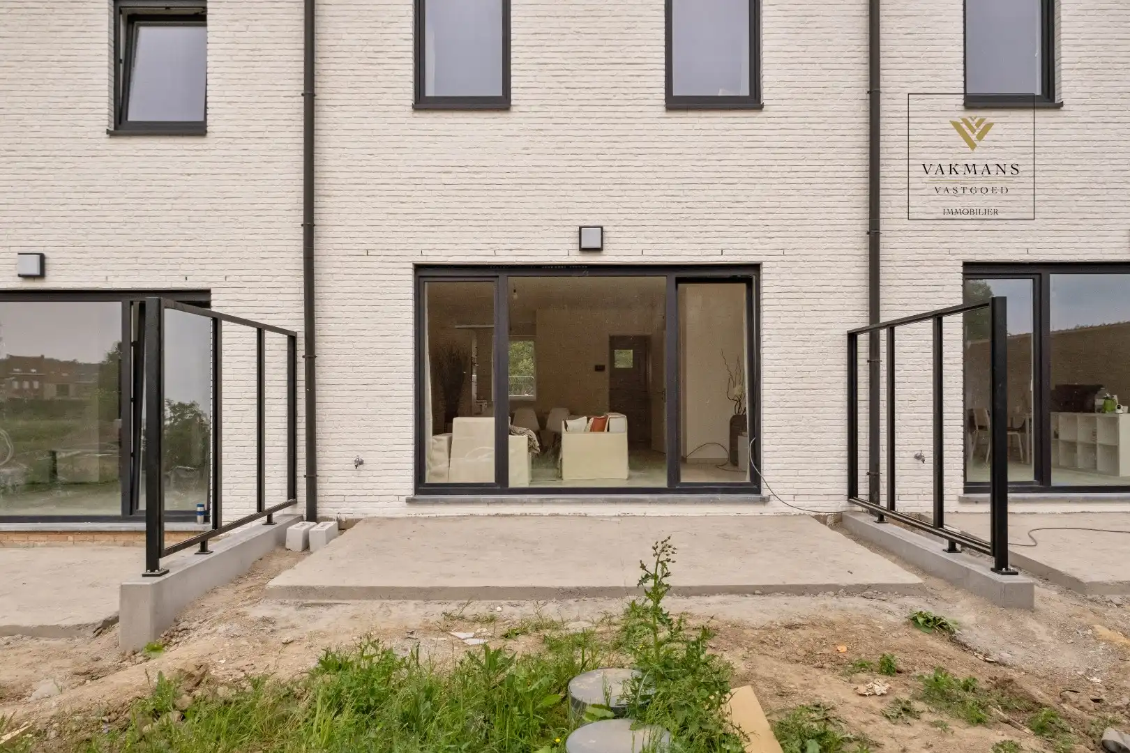 Een landelijke nieuwbouwwoning met zichten op de heuvels foto 12