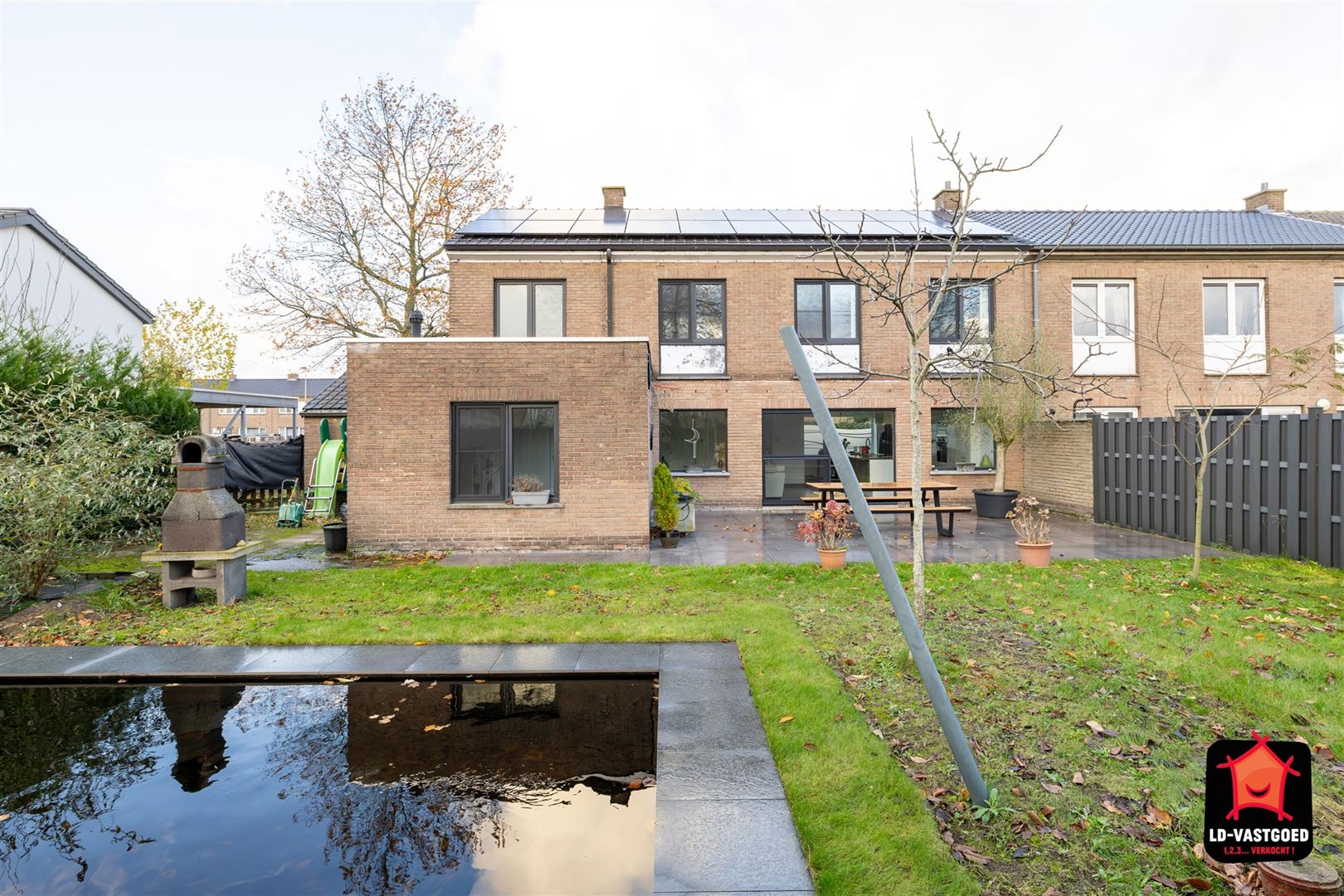 Ruime woning met zwemvijver foto 9