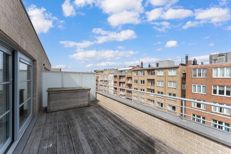 RECENT  EN CENTRAAL GELEGEN PENTHOUSE APPARTEMENT  MET  2 SLAAPKAMERS TE KOOP foto 17
