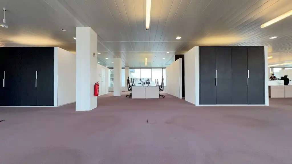 Modern kantoorgebouw te huur nabij oprit R4 in Gent foto 12