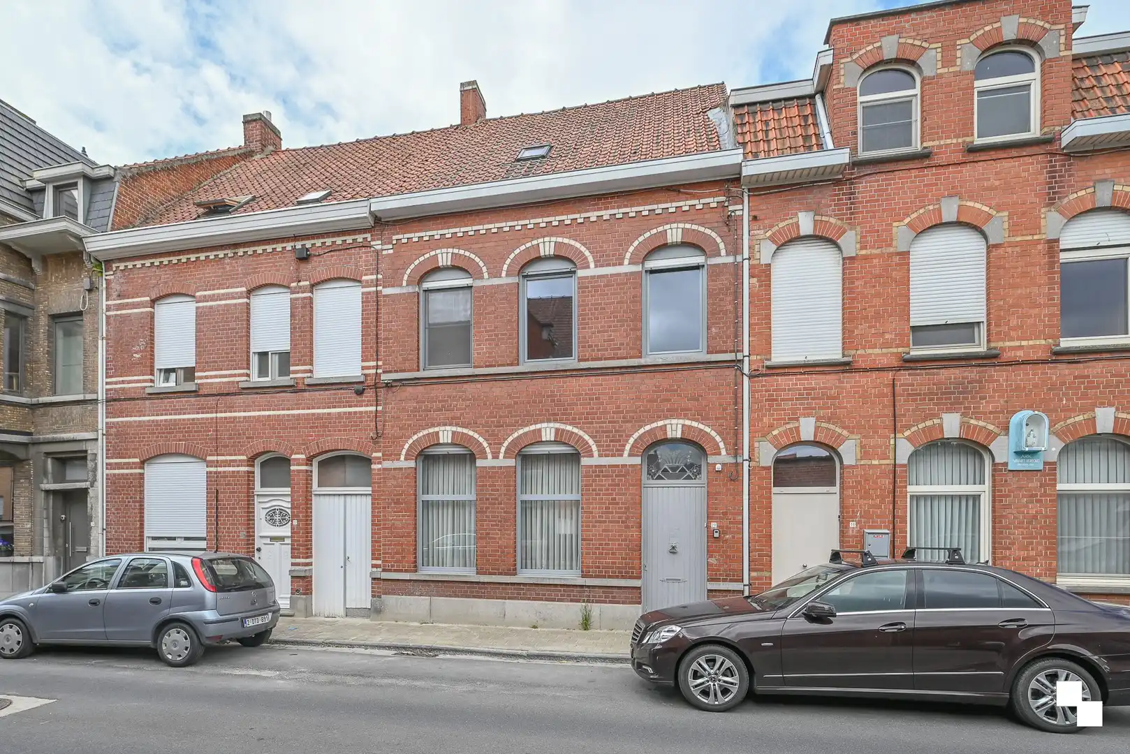 Hoofdfoto van de publicatie: Interessante starterswoning of investeringseigendom te Izegem