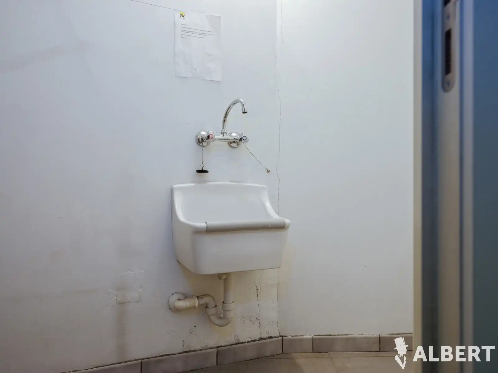 Modern handelspand op zichtlocatie te centrum Tielt foto 18