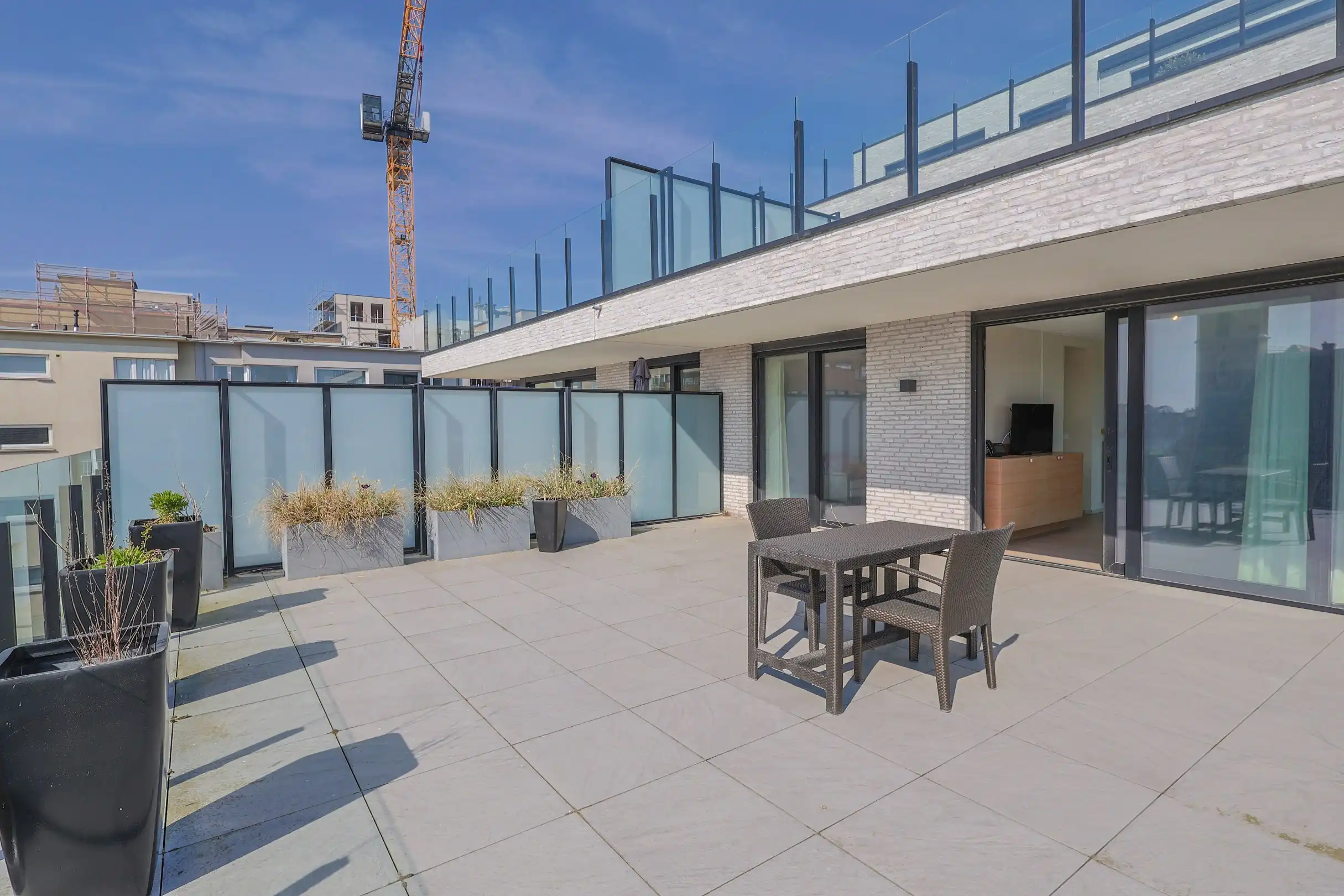 Verhuurde assistentiewoning met uitzonderlijk ruim zonneterras van 64,5m² in Oostduinkerke! foto 15