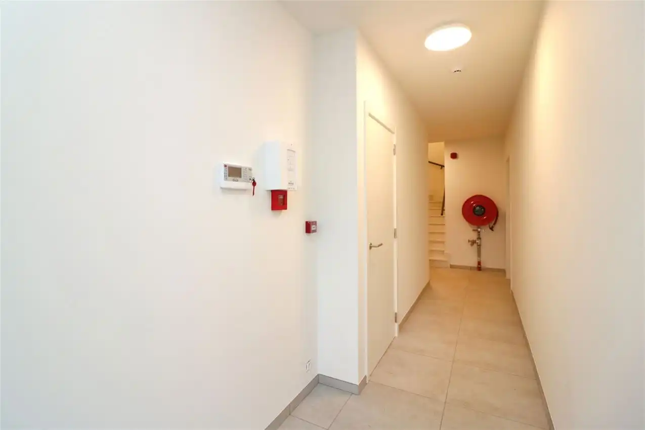 Zonnig appartement, zuidterras, twee slpk, autostaanplaats op gunstige locatie foto 40