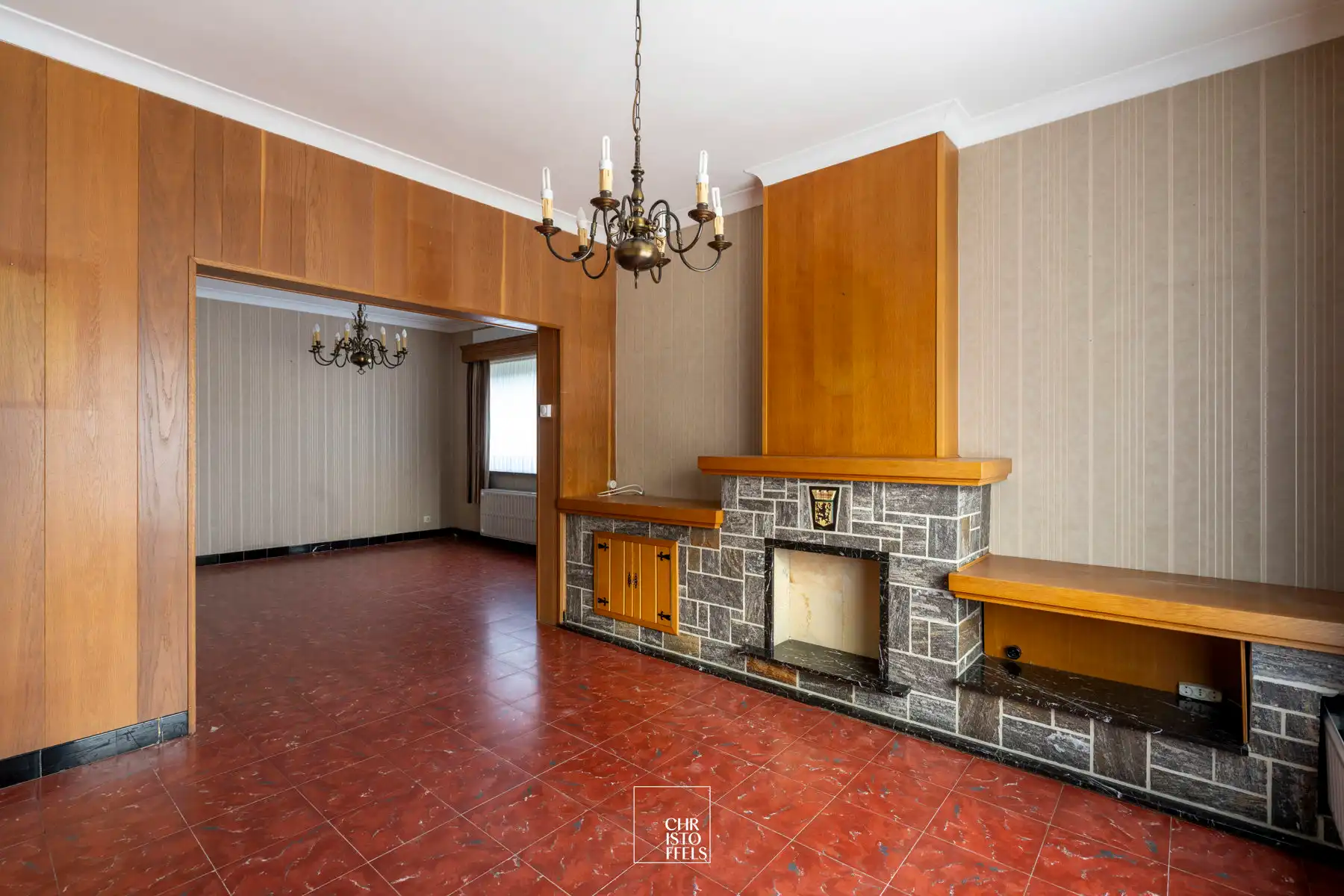 Te renoveren woning (199m²) in een rustige woonomgeving te Lanaken! foto 4