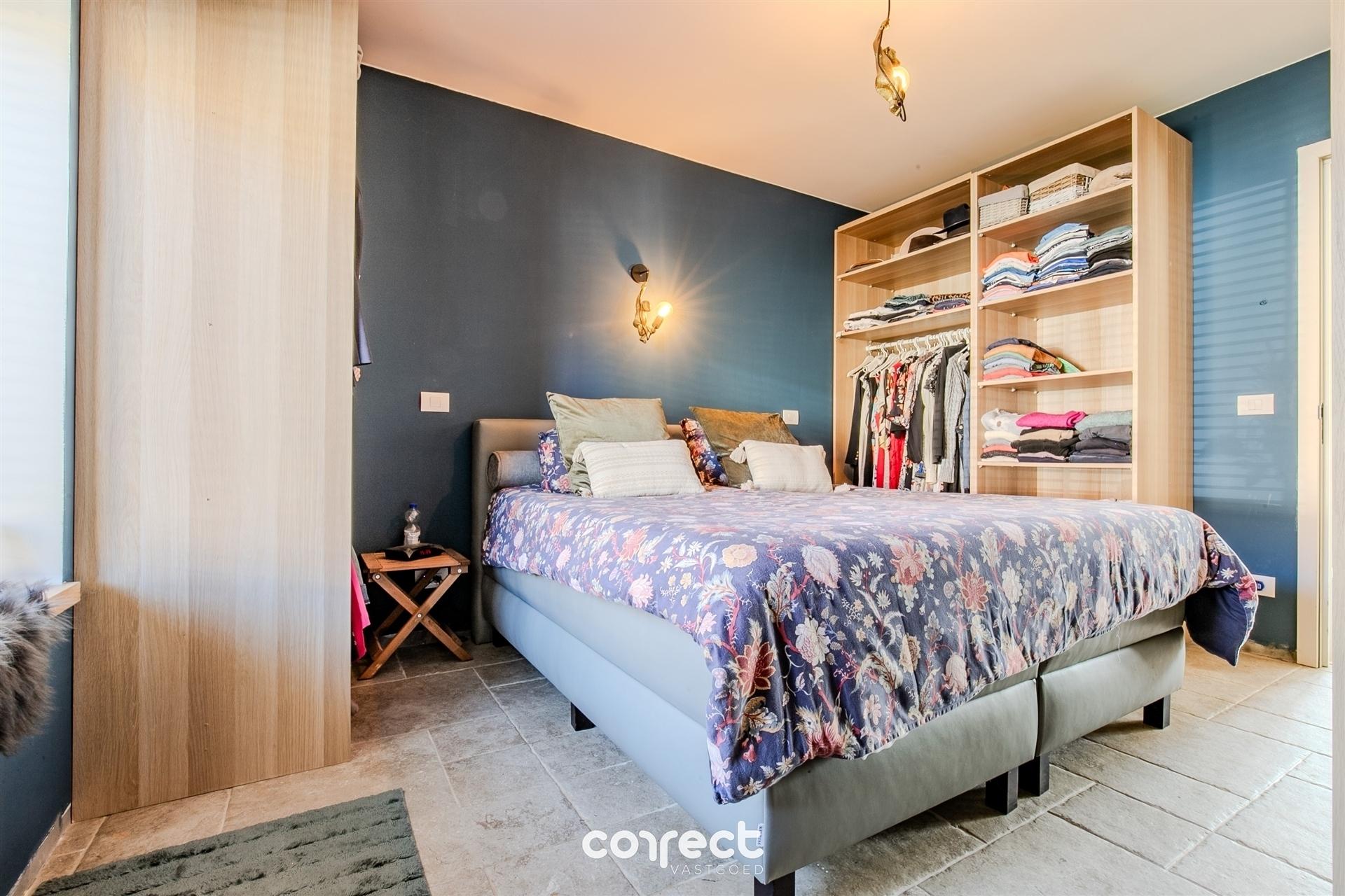 Mooi gerenoveerde woning met 2 slaapkamers, mogelijkheid tot 4 slaapkamers, op een grondoppervlakte van 643 m². foto 7