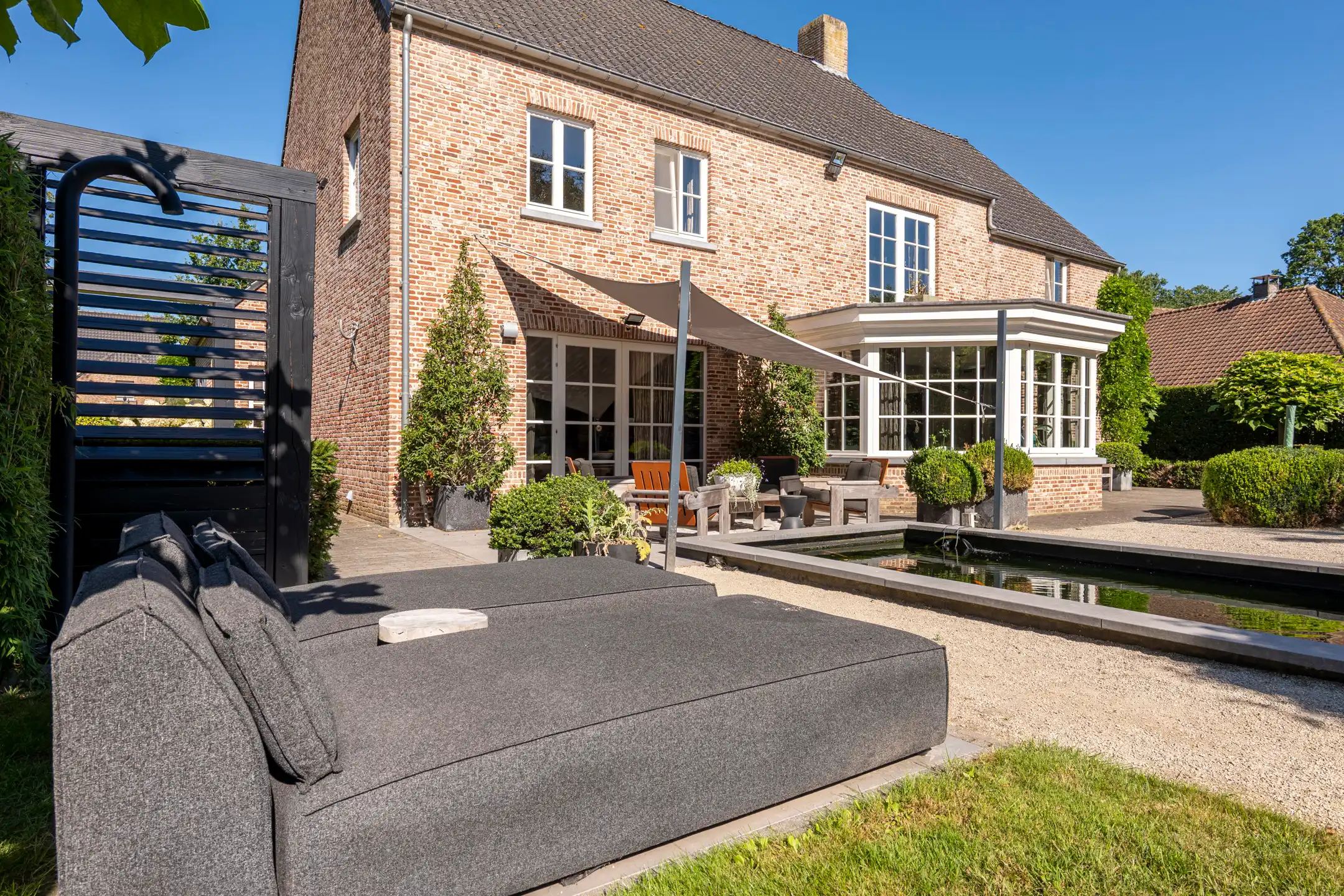 Luxe  villa met een oppervlakte van 475m²  op 1.383m² grond. foto 32