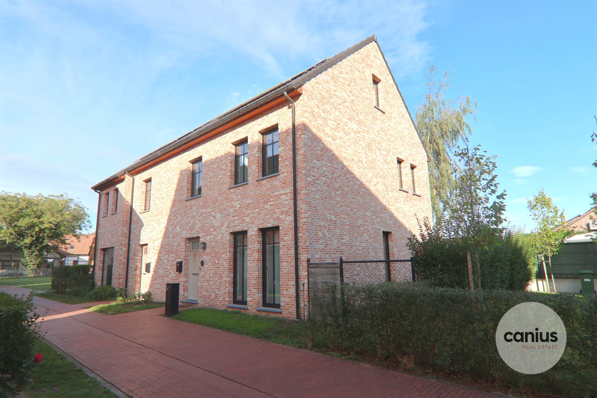 LANDELIJKE HOB MET 3 SLKS foto {{pictureIndex}}