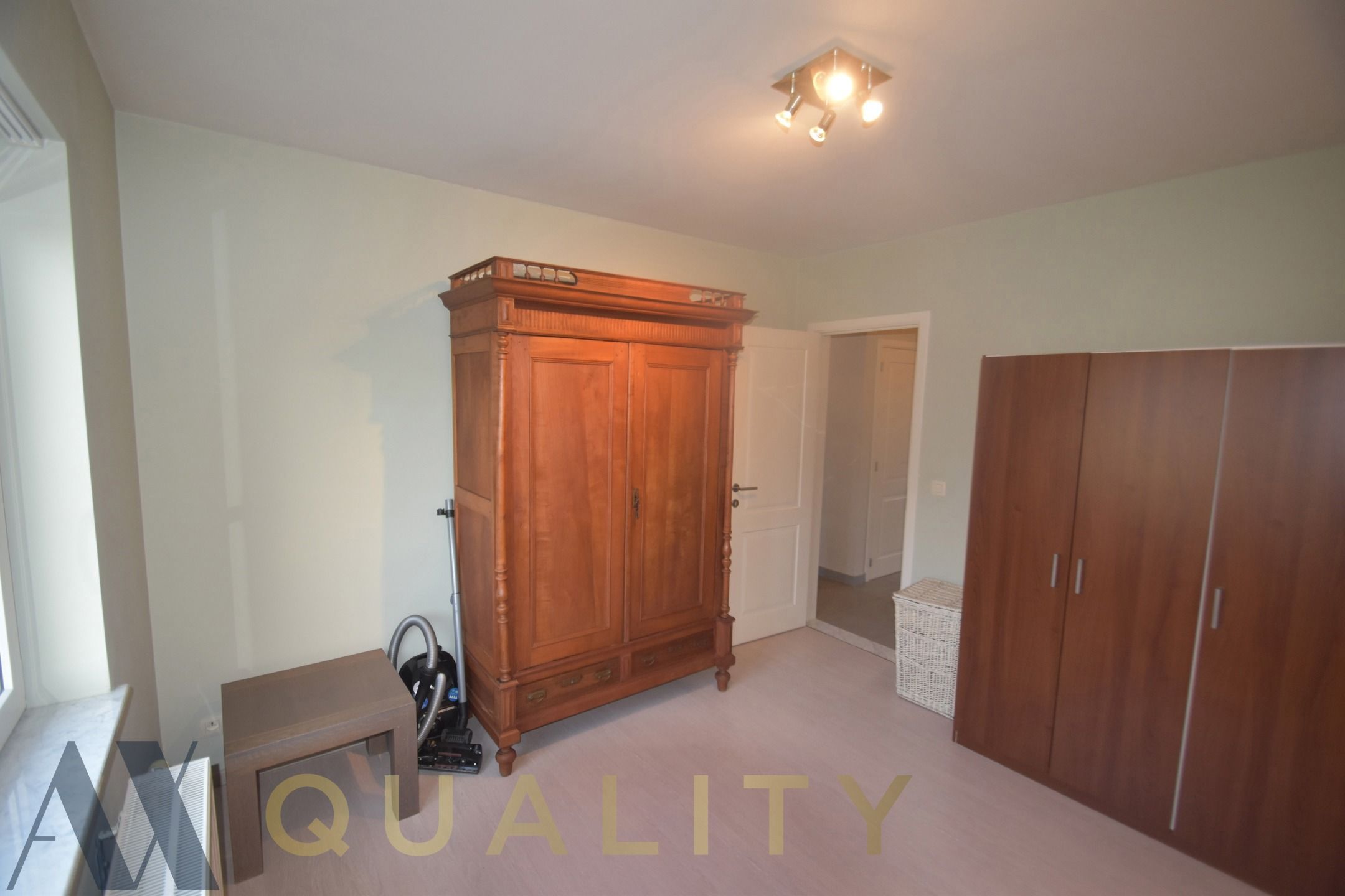 Centr. en rustig gel. energiezuin. 2 slpk.-appt. met terr., staanpl. en berging foto 26