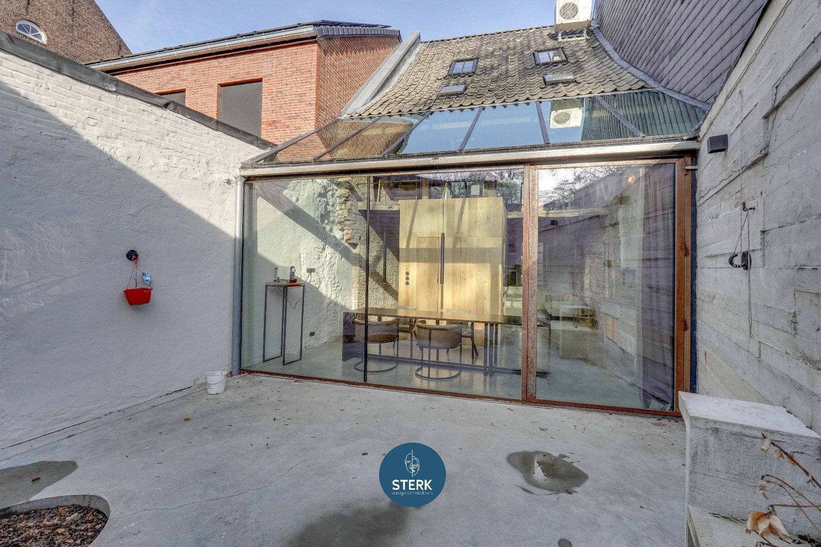 AUTHENTIEKE WONING MET 2 SLPKS IN HET HISTORISCH CENTRUM VAN OUD-REKEM ! foto 3