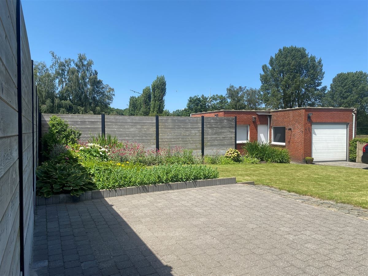 Ruime woning op toplocatie foto 39