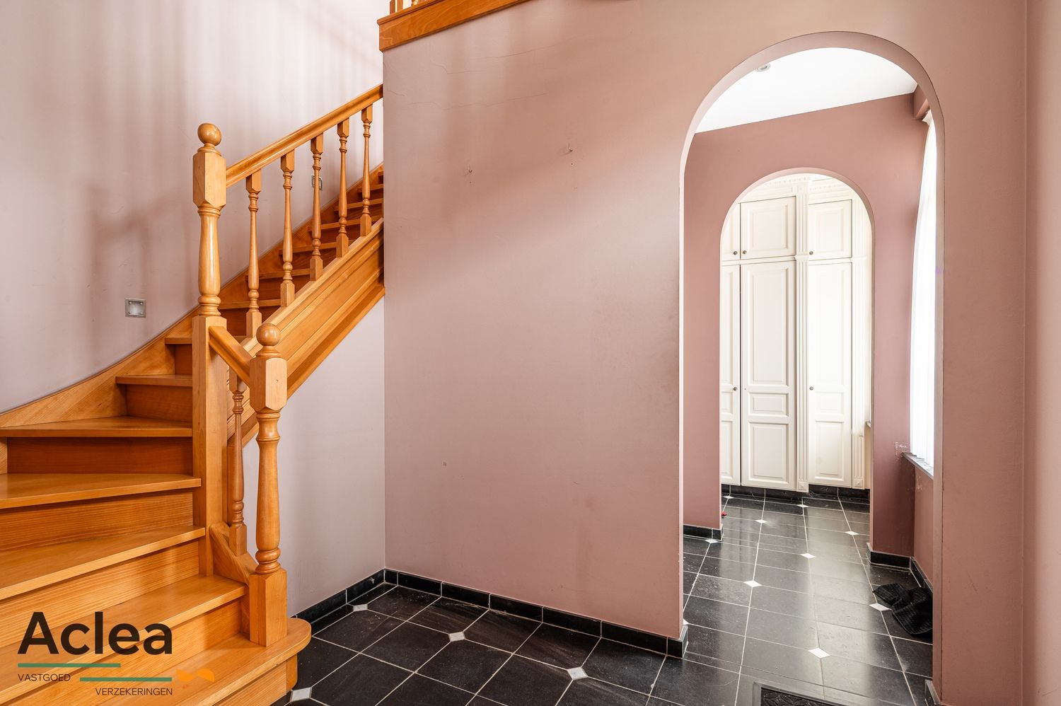 Statige burgerwoning met ruime tuin in het dorp van Watervliet foto 2