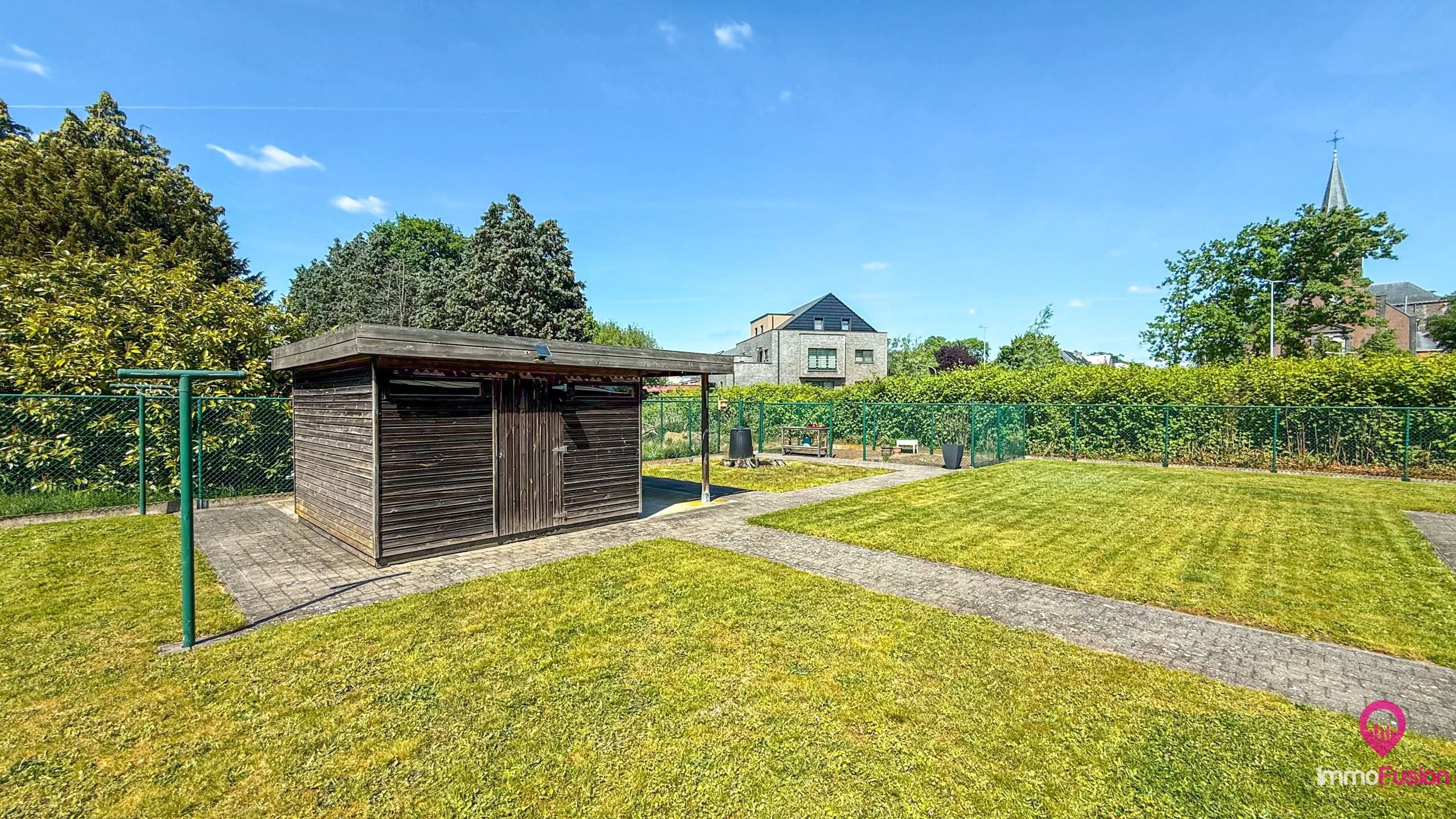 Ruime gezinswoning met 3 slpks, dubbele garage en grote tuin! foto 50