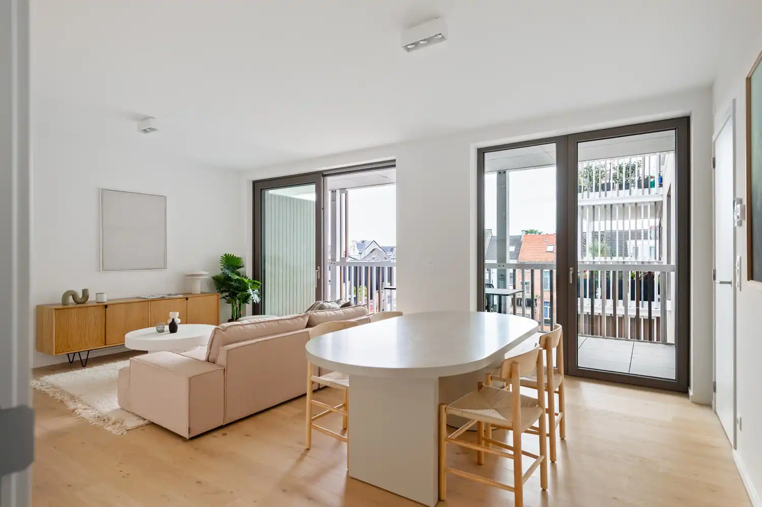Twee slaapkamer appartement met ruim overdekt terras in De Lesselier foto 7