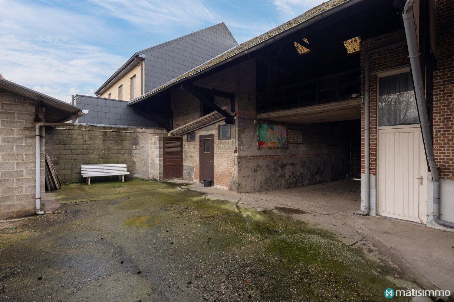 CHARMANTE EENGEZINSWONING MET POORTGEBOUW EN VEEL OPSLAGRUIMTE IN LANDELIJKE OMGEVING VAN HEES (BILZEN) foto 33