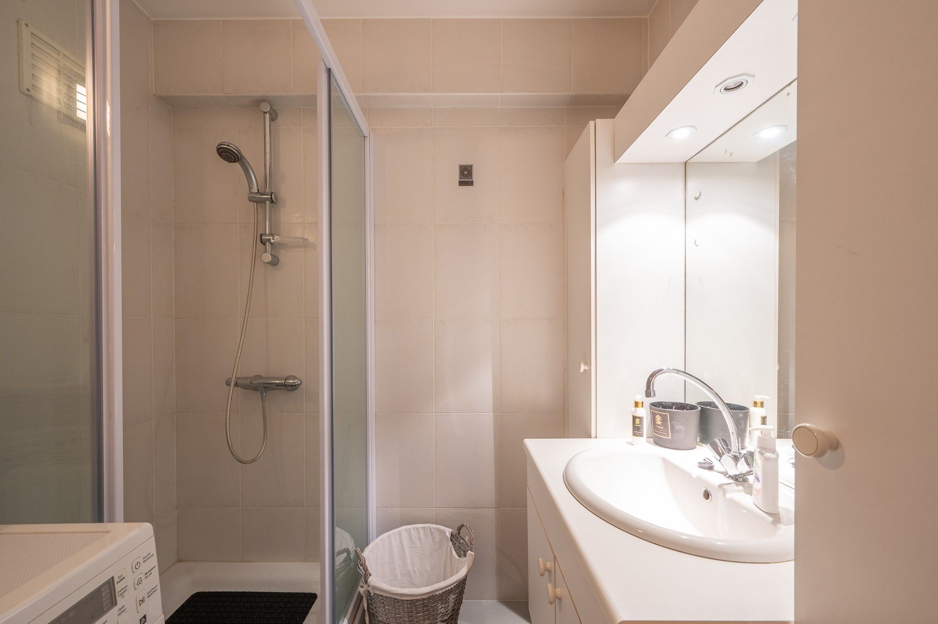 Gemeubeld: cozy en lichtrijk 2-slaapkamerappartement in het centrum van Knokke! foto 10