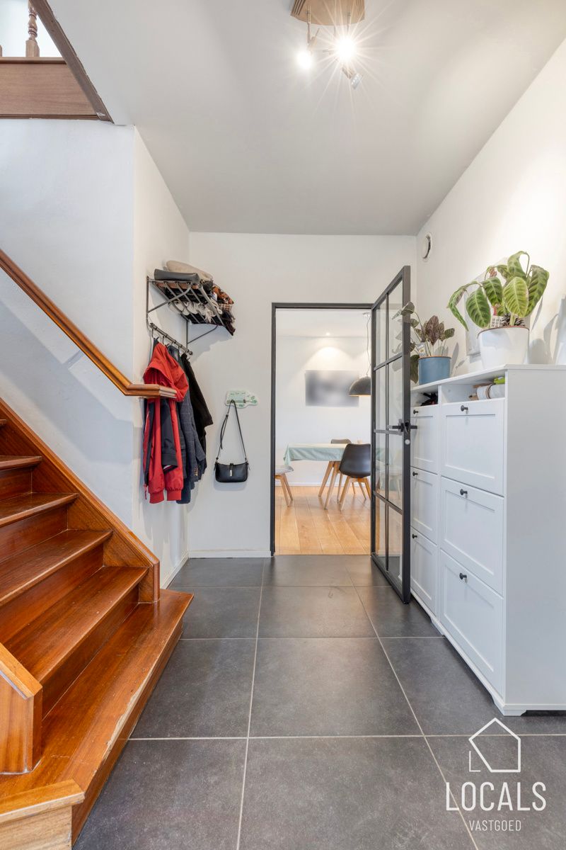 Halfopen bebouwing in het pitoreske Pollare foto 10