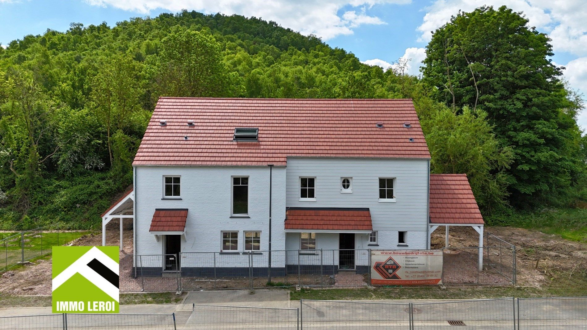 Golf Village II - Moderne, ruime nieuwbouwwoning foto {{pictureIndex}}