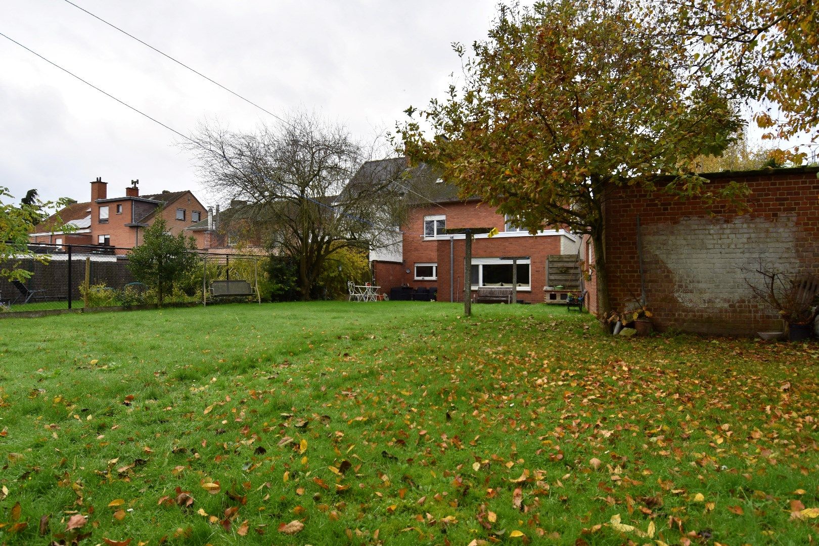 HOB met 4 slaapkamers, praktijkruimte, garage en mooie stukje tuin te koop in Kuurne foto 15