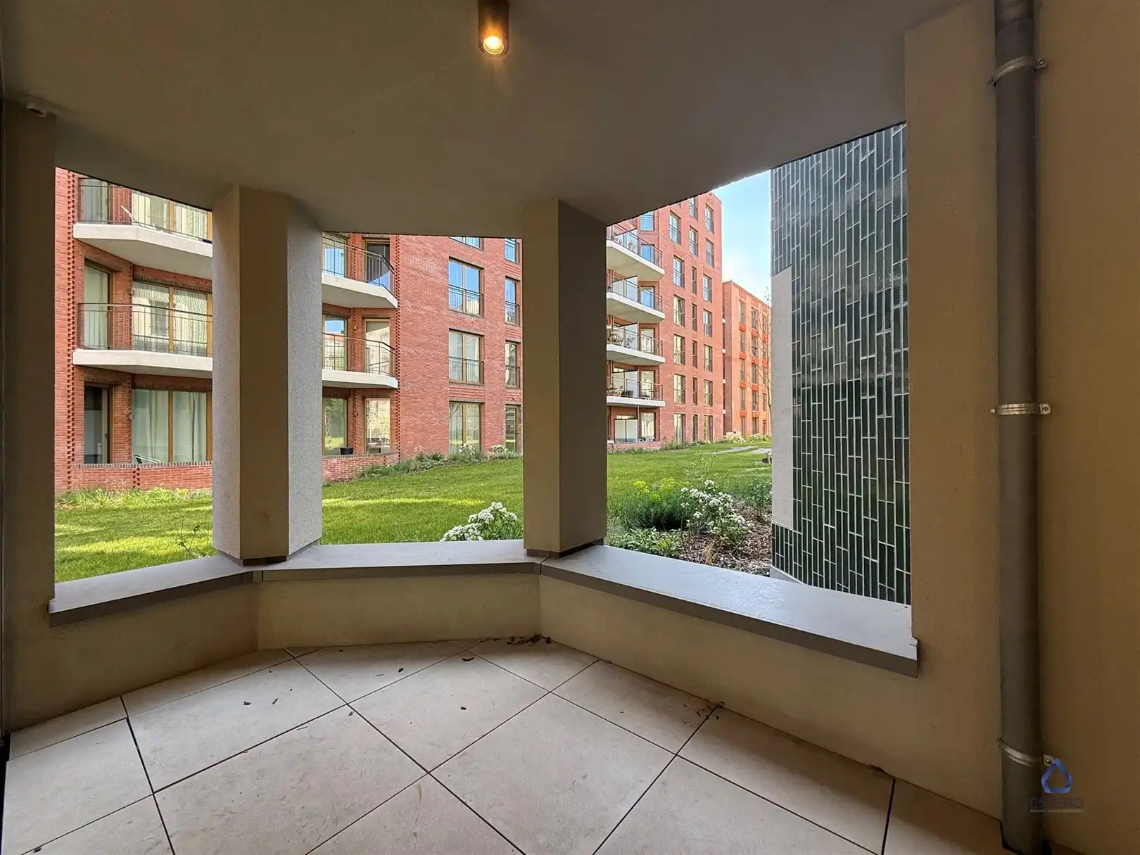 Modern nieuwbouwappt 2-SLK met terras te Tour & Taxis foto 12