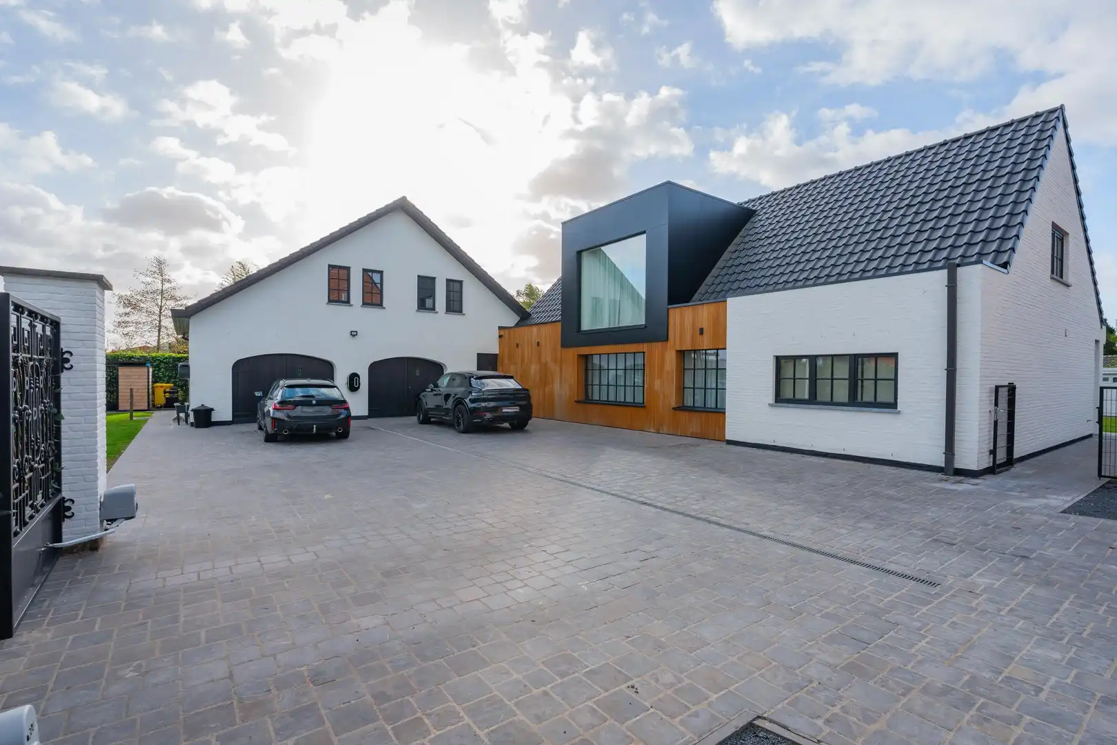 Uitzonderlijke villa met hoogwaardige afwerking! foto {{pictureIndex}}