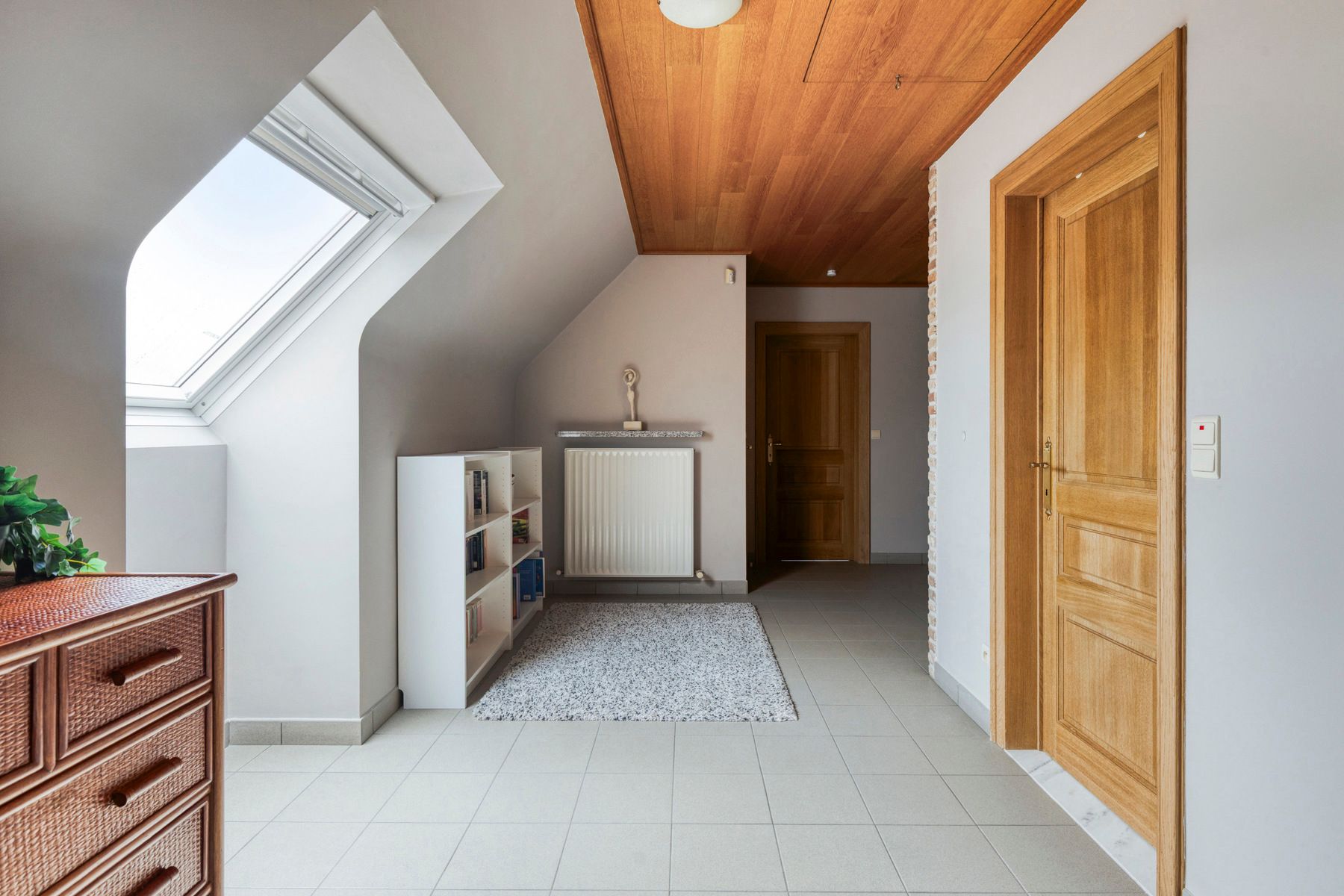 Perfect onderhouden villa met 4 slaapkamers, garage en tuin foto 14
