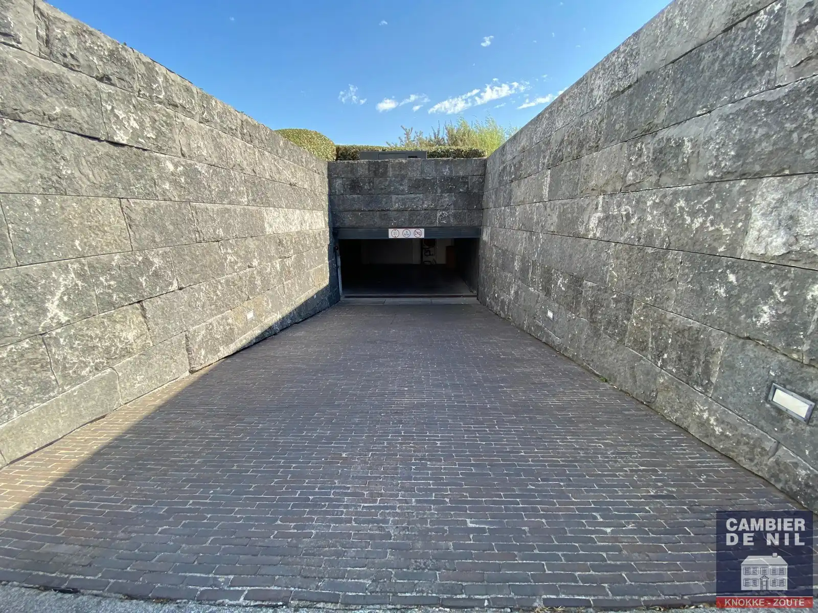 Ruime garagebox in residentie Katelijne - Kustlaan 166 foto 3