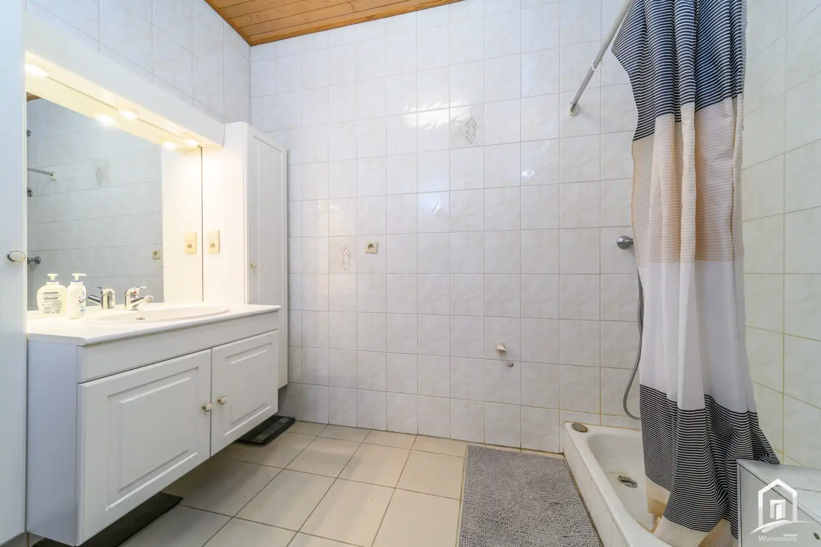 Gunstig gelegen, ruime en zeer lichtrijke gezinswoning te Iddergem. foto 23