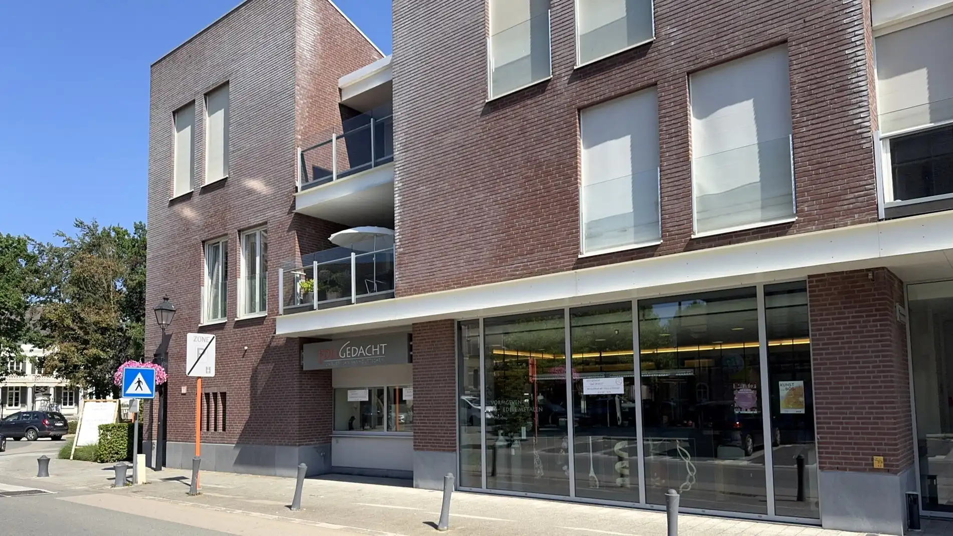 Handelsgelijkvloers te huur in centrum De Pinte foto 14
