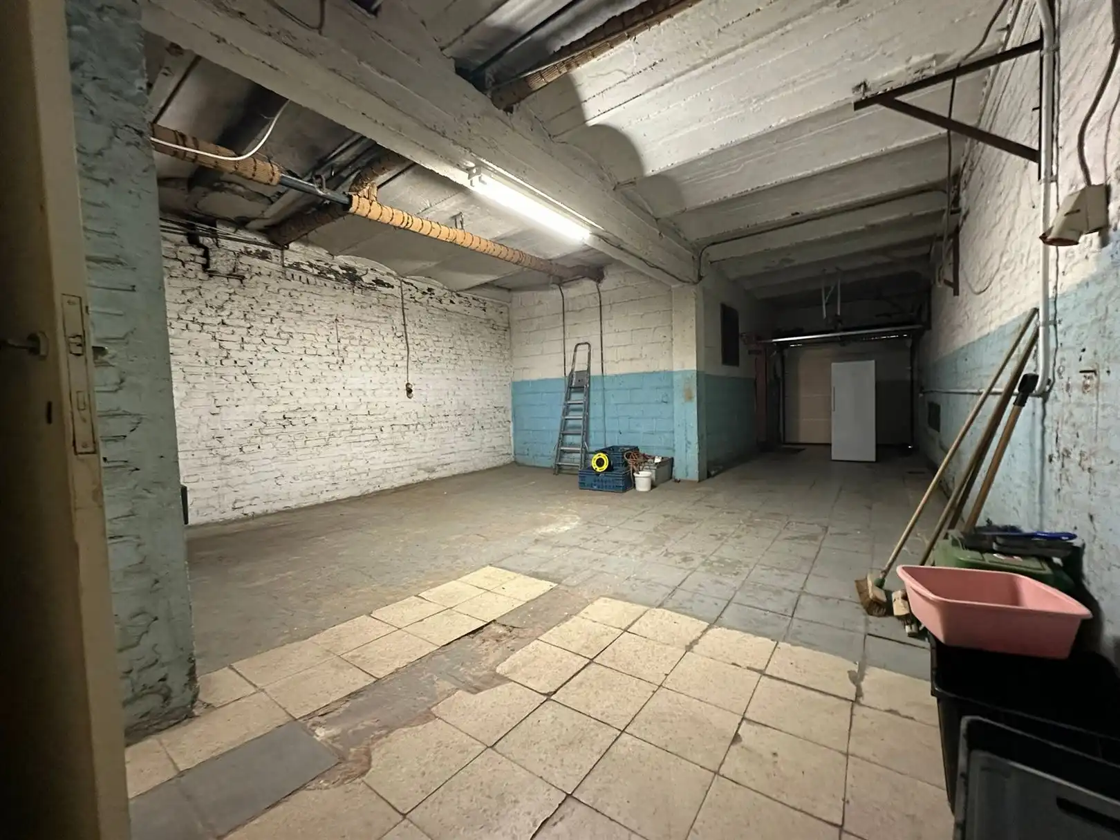 Ruime bel-etage met 2 slaapkamers, kinderkamer, garage en groot terras foto 25