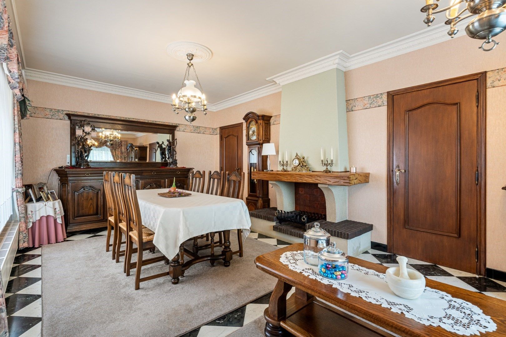 IN OPTIE - Verzorgde vrijstaande woning met mooie tuin op 11a 58ca, op enkele minuutjes van het centrum  foto 4