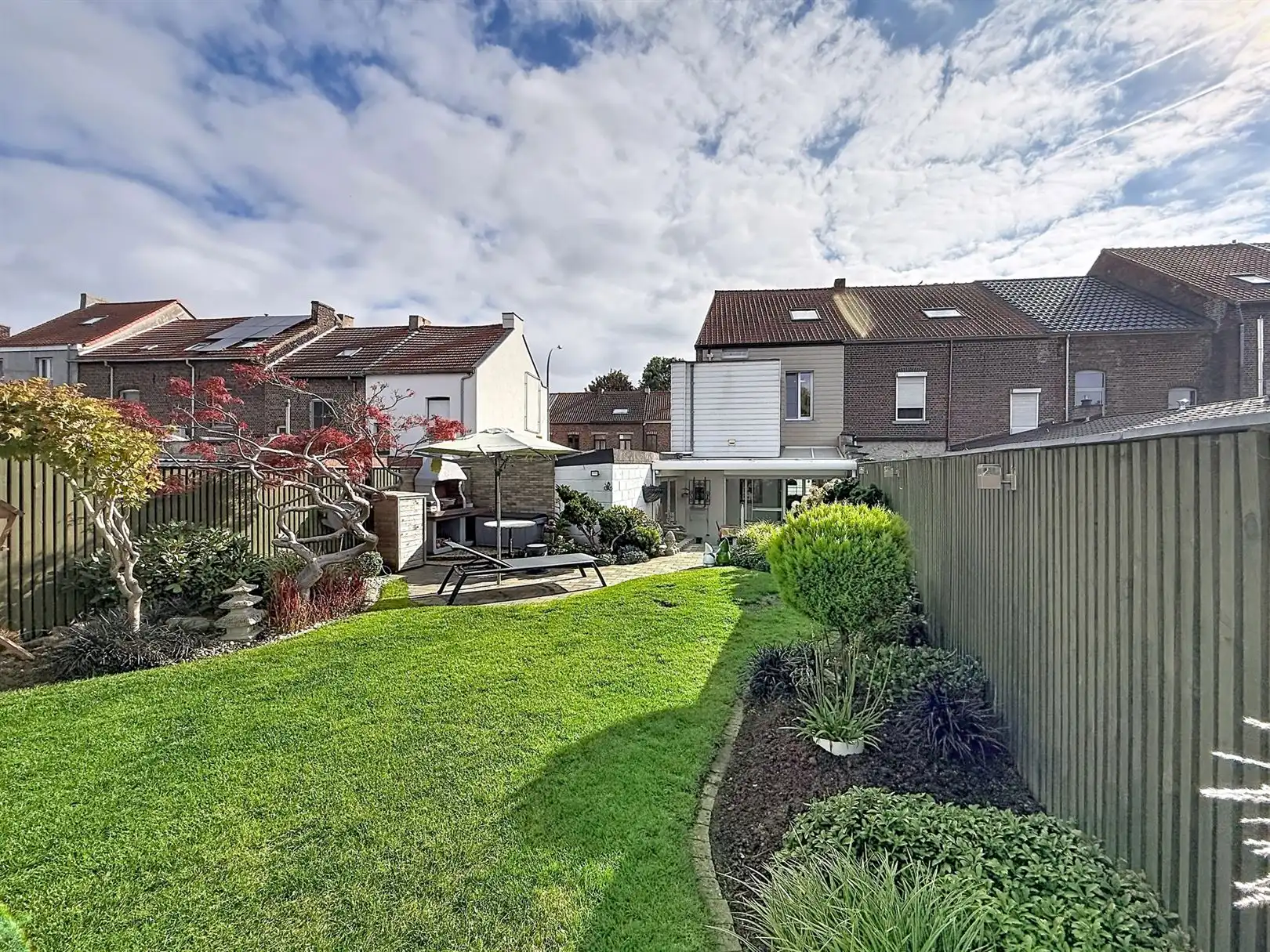 Instapklare stadswoning, tuin, 2 garages, 3a 17ca foto 31