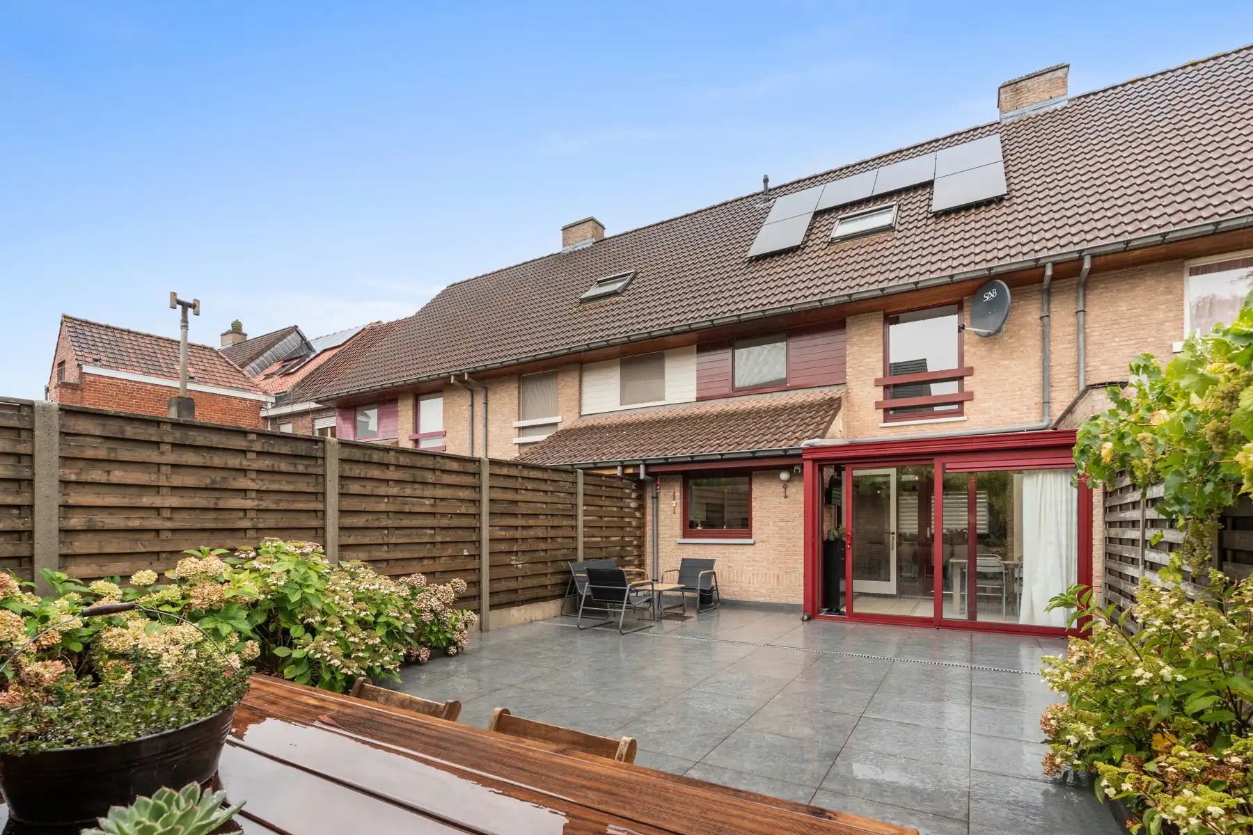 Instapklare, stijlvol gerenoveerde woning met 3 slaapkamers en dubbele garage in hartje Meulebeke foto 8