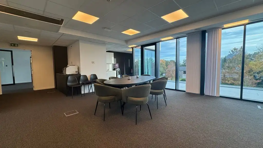 Trendy kantoorruimte te huur op zichtlocatie te Sint-Martens-Latem foto 12