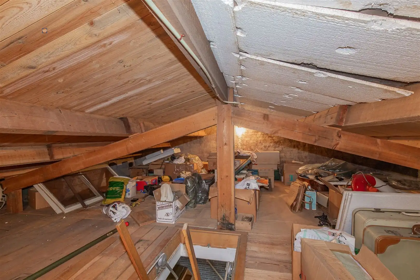 Te renoveren woning met potentieel, 3 slpk & dubbele garage foto 20